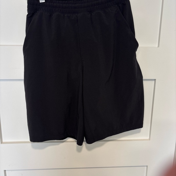 Lululemon Athletica Men's Black Athletic Shorts - Picture 3 of 11